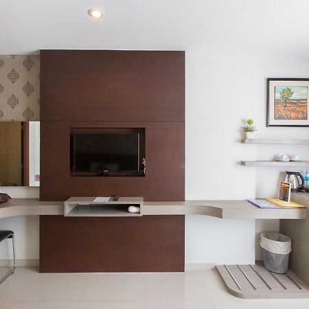 Hemingways Silk Hotel Patong Екстер'єр фото