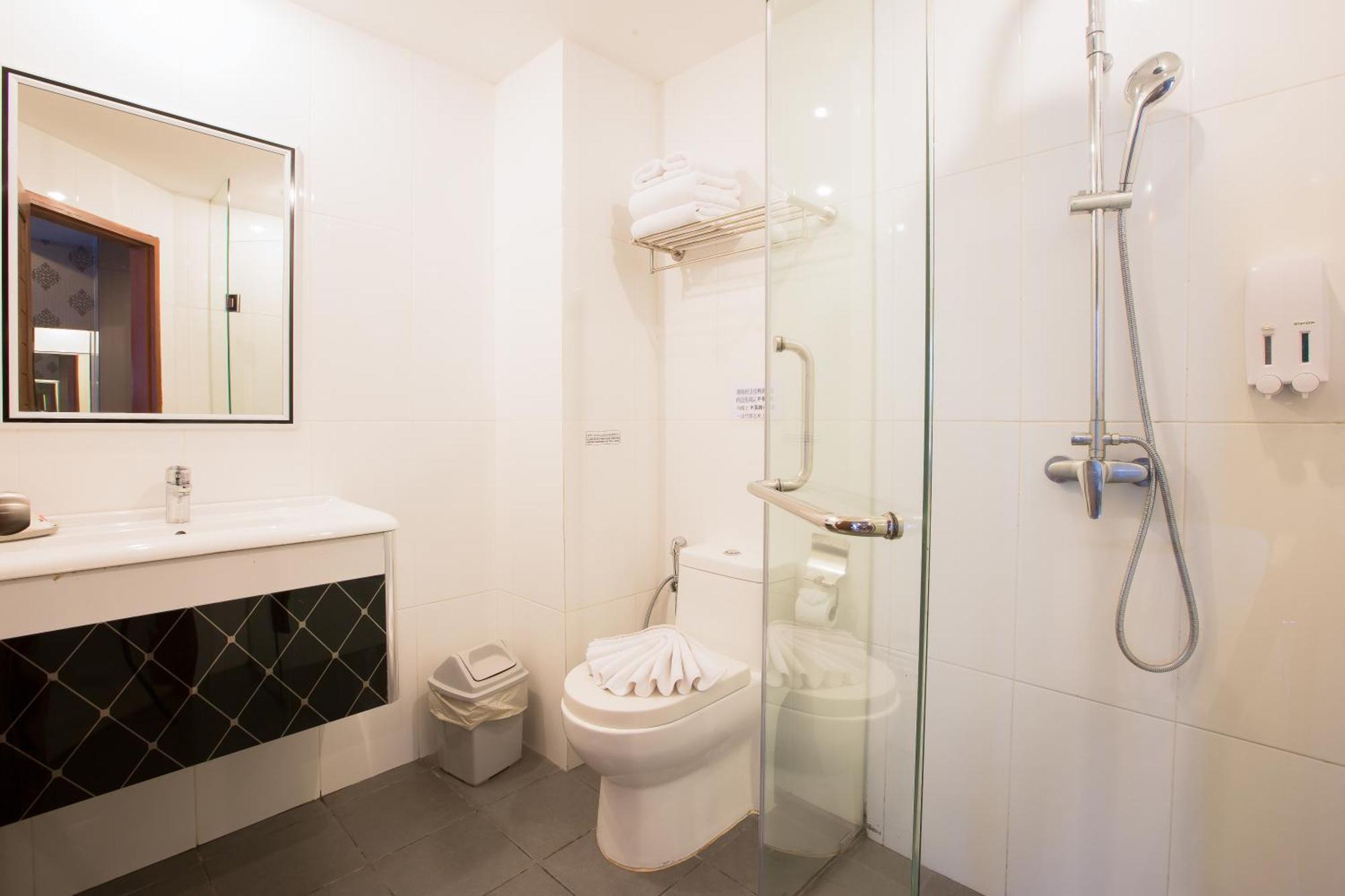 Hemingways Silk Hotel Patong Екстер'єр фото