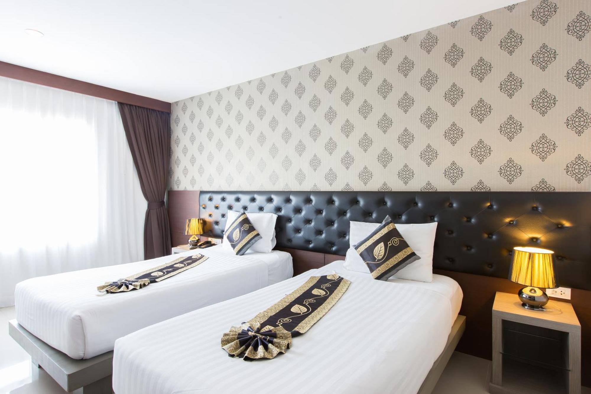 Hemingways Silk Hotel Patong Екстер'єр фото